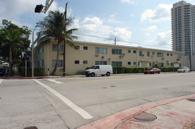 7301-7305 Harding Ave in Miami Beach, FL - Building Photo - Building Photo