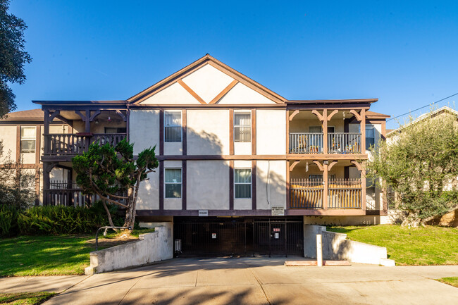 Red Lion Apartments in Torrance, CA - Building Photo - Building Photo