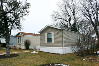 Willoway Terrace in Arlington Heights, IL - Building Photo - Building Photo