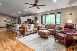 11 Alta Ave in Asheville, NC - Building Photo - Building Photo