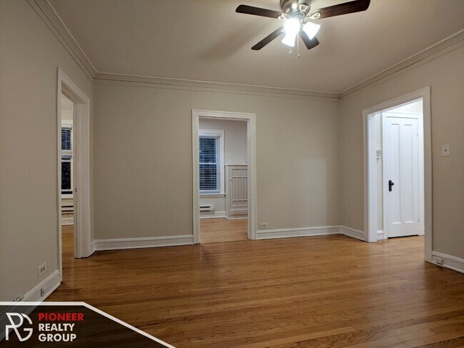 4208 N Clark St, Unit B4222 - #2