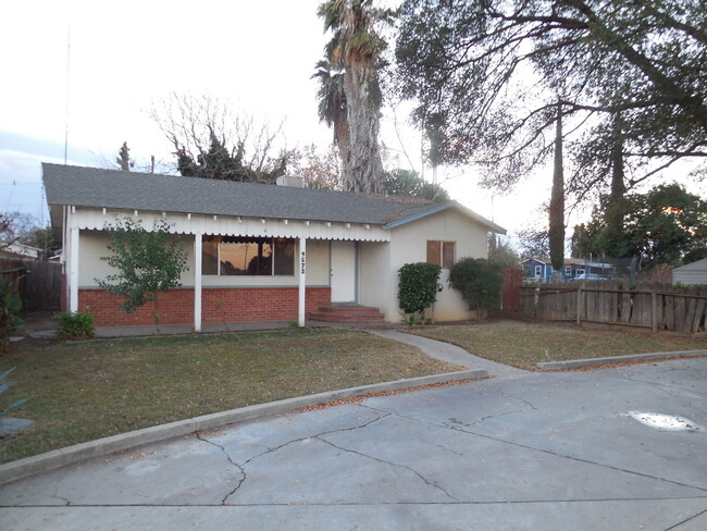 9573 Haskell Ave in Planada, CA - Building Photo - Building Photo