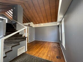 604 N May St, Unit 2R in Chicago, IL - Building Photo - Building Photo