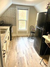 612 1/2 E Chestnut St in Bloomington, IL - Building Photo - Building Photo