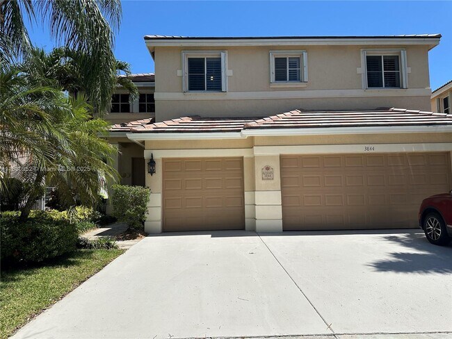 3844 Falcon Ridge Cir in Weston, FL - Building Photo - Building Photo