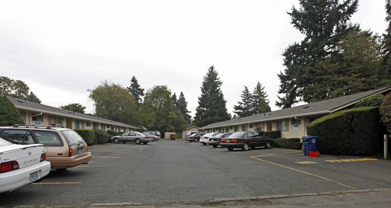 King Road Apartments in Portland, OR - Building Photo