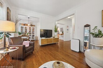 2311 N Commonwealth Ave in Chicago, IL - Building Photo - Building Photo