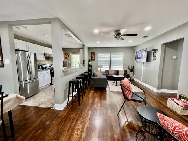 2531 W Mulberry Ave in San Antonio, TX - Building Photo - Building Photo