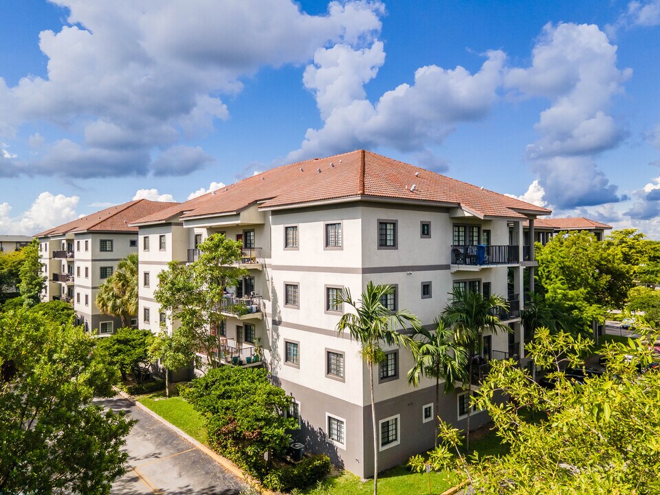 Riverside Villas at Coral Springs in Coral Springs, FL - Foto de edificio