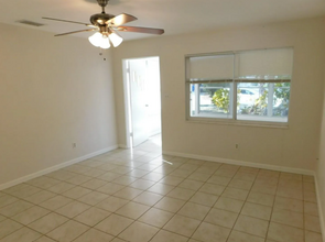 5566 Kelly Dr N in St. Petersburg, FL - Building Photo - Building Photo