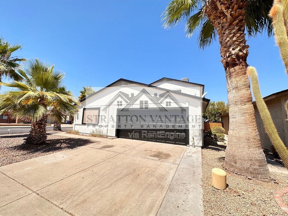 19802 N 4th St in Phoenix, AZ - Building Photo