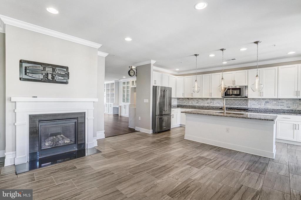 621 Bluemont Ave in Alexandria, VA - Building Photo