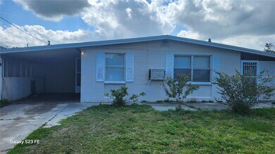5016 S 85th St in Tampa, FL - Building Photo - Building Photo