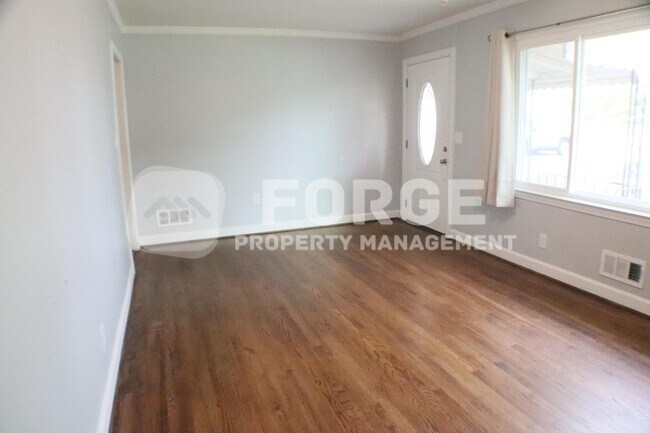 106 Parkdale Dr in Greenville, SC - Building Photo - Building Photo