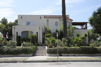 341 N Serrano Ave in Los Angeles, CA - Building Photo - Building Photo