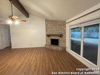 6634 Country Field Dr in San Antonio, TX - Foto de edificio - Building Photo