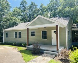 622 Perry Rd in Greenville, SC - Building Photo