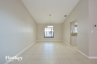 1075 Shaffer Trail in Oviedo, FL - Building Photo - Building Photo