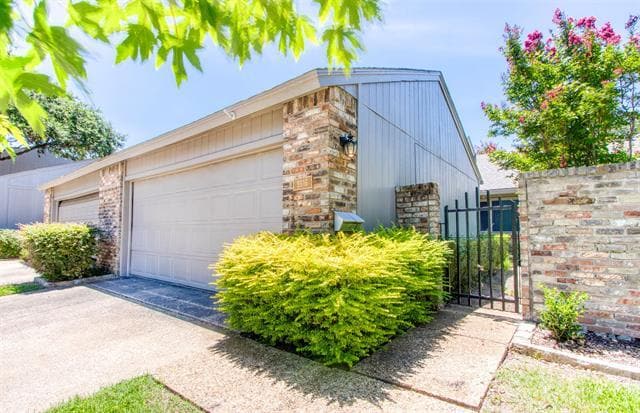 9616 Highland View Dr in Dallas, TX - Building Photo - Building Photo