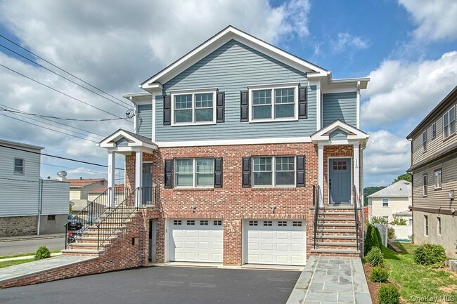 property at 113 Gainsborg Ave E