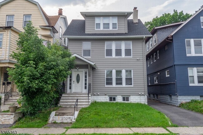 property at 5 Montrose St
