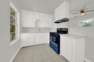 106 Hanover St in Houston, TX - Building Photo - Building Photo