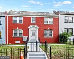1258 Simms Pl NE in Washington, DC - Building Photo