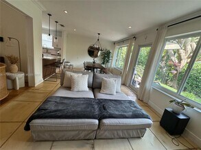 639 Bird Rd in Coral Gables, FL - Building Photo - Building Photo