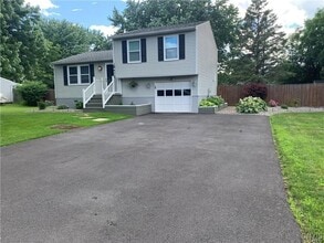 9479 Bygone Dr in Brewerton, NY - Building Photo - Building Photo