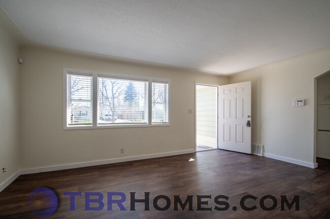 1257 N Moline St in Aurora, CO - Foto de edificio - Building Photo