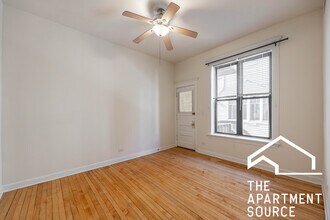 2130 W Concord Pl, Unit 1R in Chicago, IL - Building Photo - Building Photo