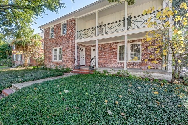 1741 Wroxton in Houston, TX - Building Photo - Building Photo