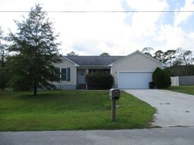 114 Gregory Dr in Jacksonville, NC - Building Photo