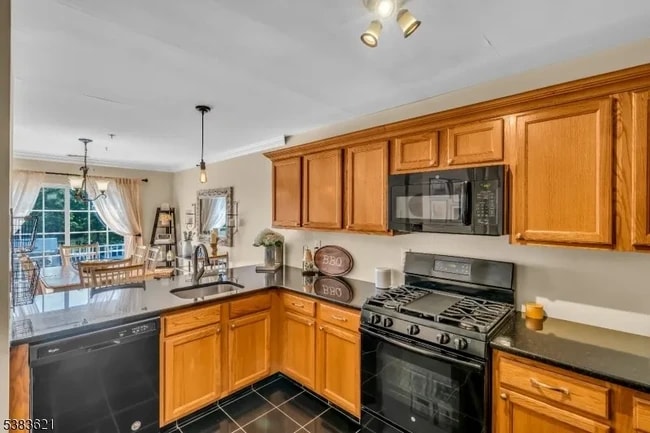 10 Dudley Ct in Green Brook, NJ - Building Photo - Building Photo