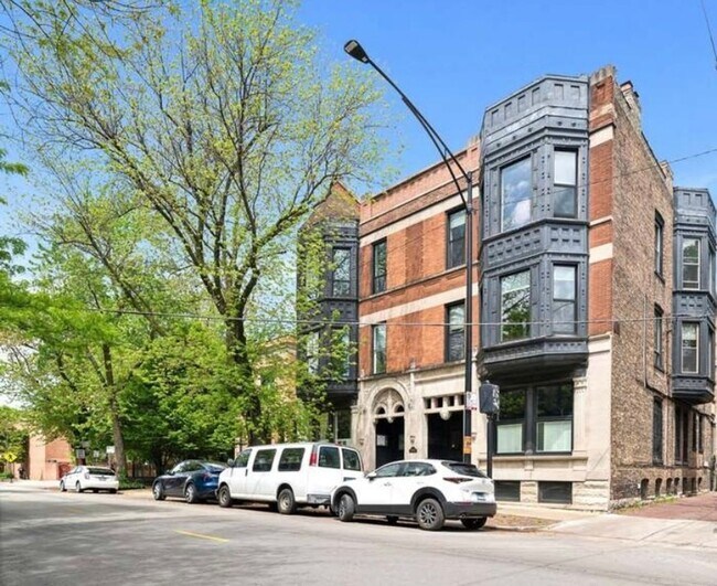 property at 714 W Webster Ave