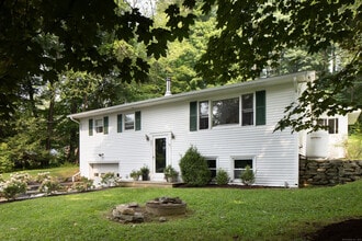 37 Greene Ave in Canaan, CT - Building Photo - Building Photo