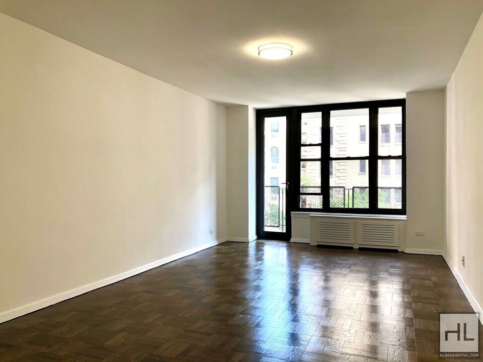 EAST 35 STREET in New York, NY - Building Photo