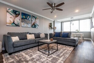 215 Piedmont Ave NE in Atlanta, GA - Building Photo