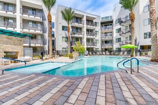 The Art on Highland in Phoenix, AZ - Building Photo