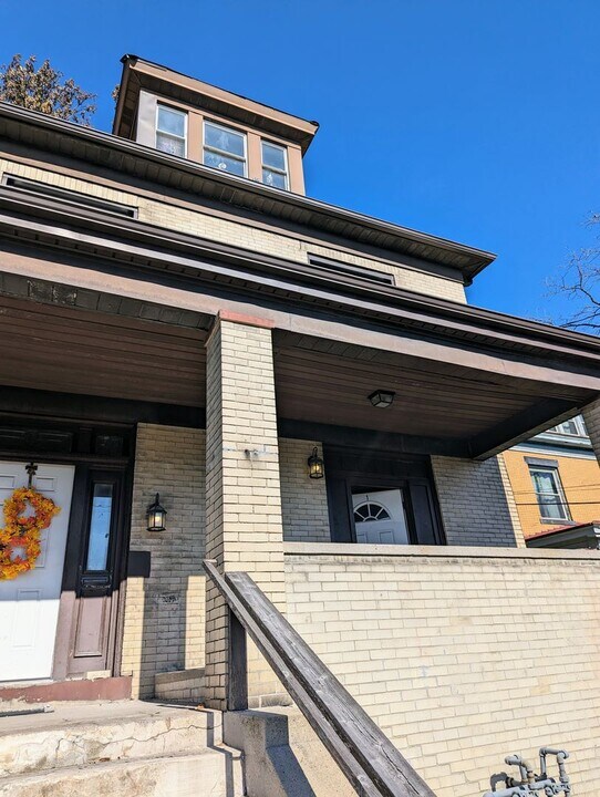 42 Waldorf St in Pittsburgh, PA - Building Photo