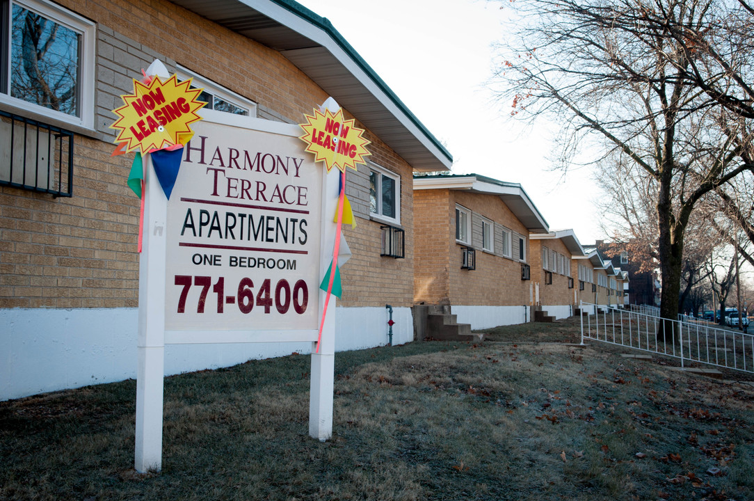 Harmony Apartments in St. Louis, MO - Foto de edificio