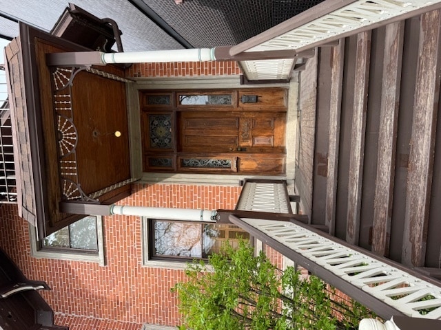 property at 1644 N Winchester Ave