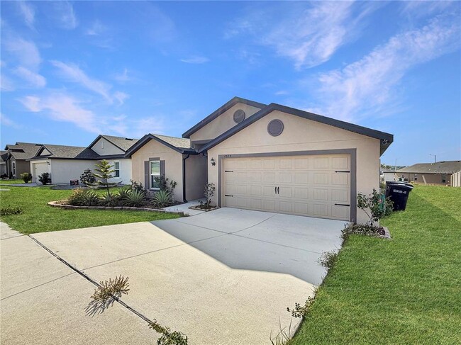 2029 Amber Sweet Cir in Dundee, FL - Foto de edificio - Building Photo