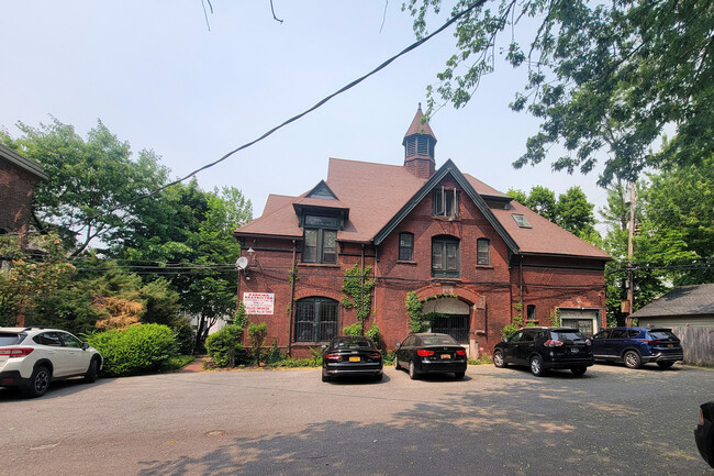 871 Delaware Ave in Buffalo, NY - Building Photo - Primary Photo