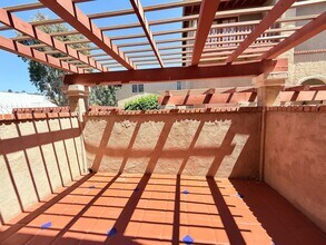 2561 Navarra Dr in Carlsbad, CA - Building Photo - Building Photo