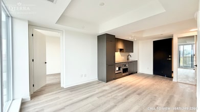5 Lakeview Av in Toronto, ON - Building Photo - Building Photo