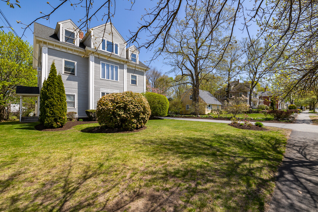 55 High ST in Andover, MA - Foto de edificio