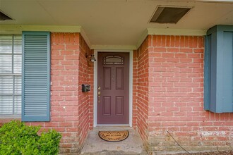 1939 Campbell Rd in Houston, TX - Building Photo - Building Photo