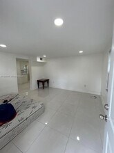 407 NW 33rd St in Miami, FL - Building Photo - Building Photo