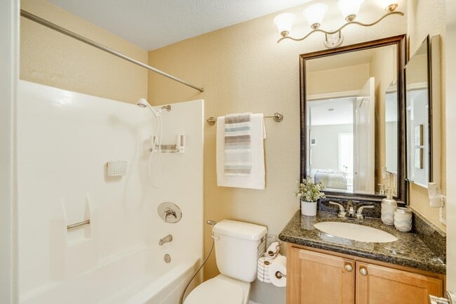 456 Dempsey Rd in Milpitas, CA - Foto de edificio - Building Photo